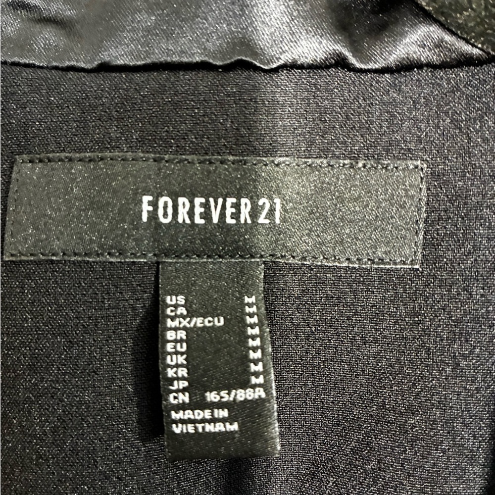EUC Forever 21 Black Tailored Blazer Women's Medium Classic Career Office Work - Picture 2 of 13